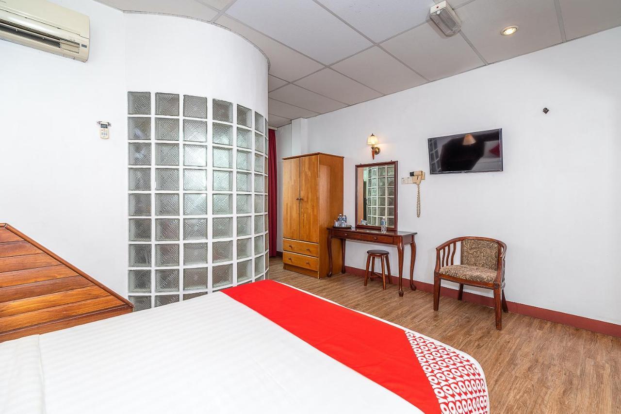 OYO 89864 Hotel Holiday Park Kota Kinabalu Exterior foto