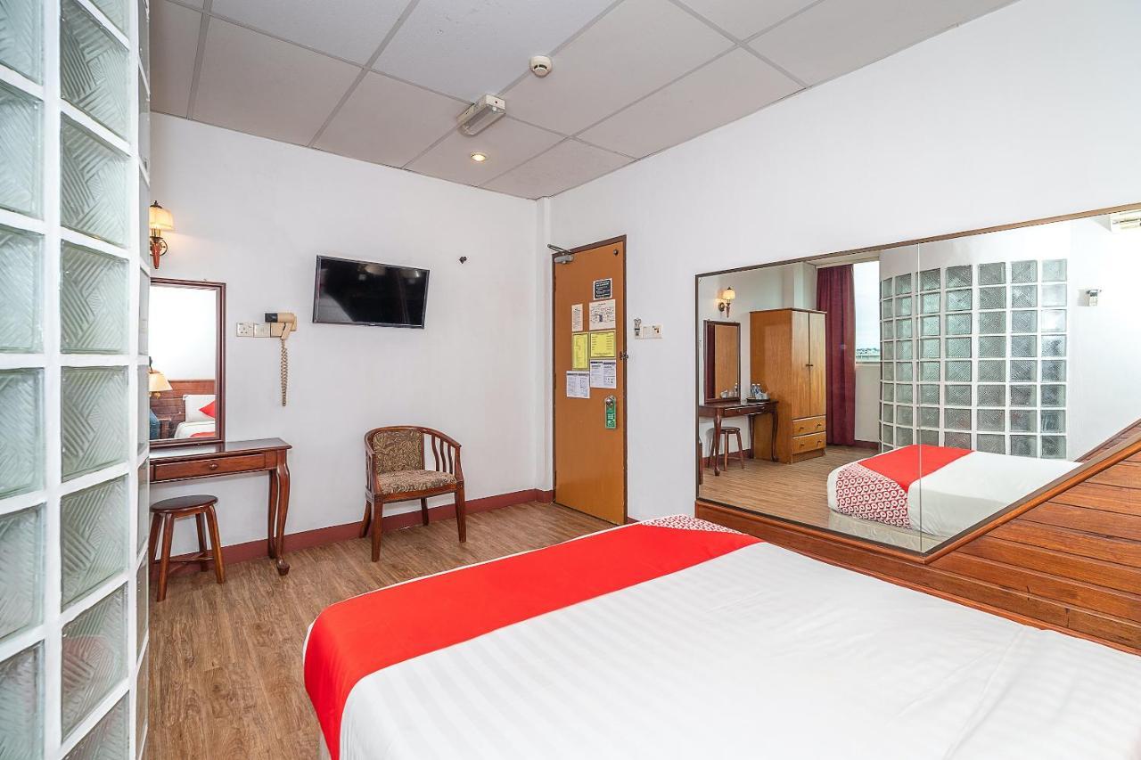 OYO 89864 Hotel Holiday Park Kota Kinabalu Exterior foto
