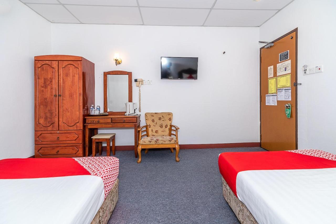 OYO 89864 Hotel Holiday Park Kota Kinabalu Exterior foto