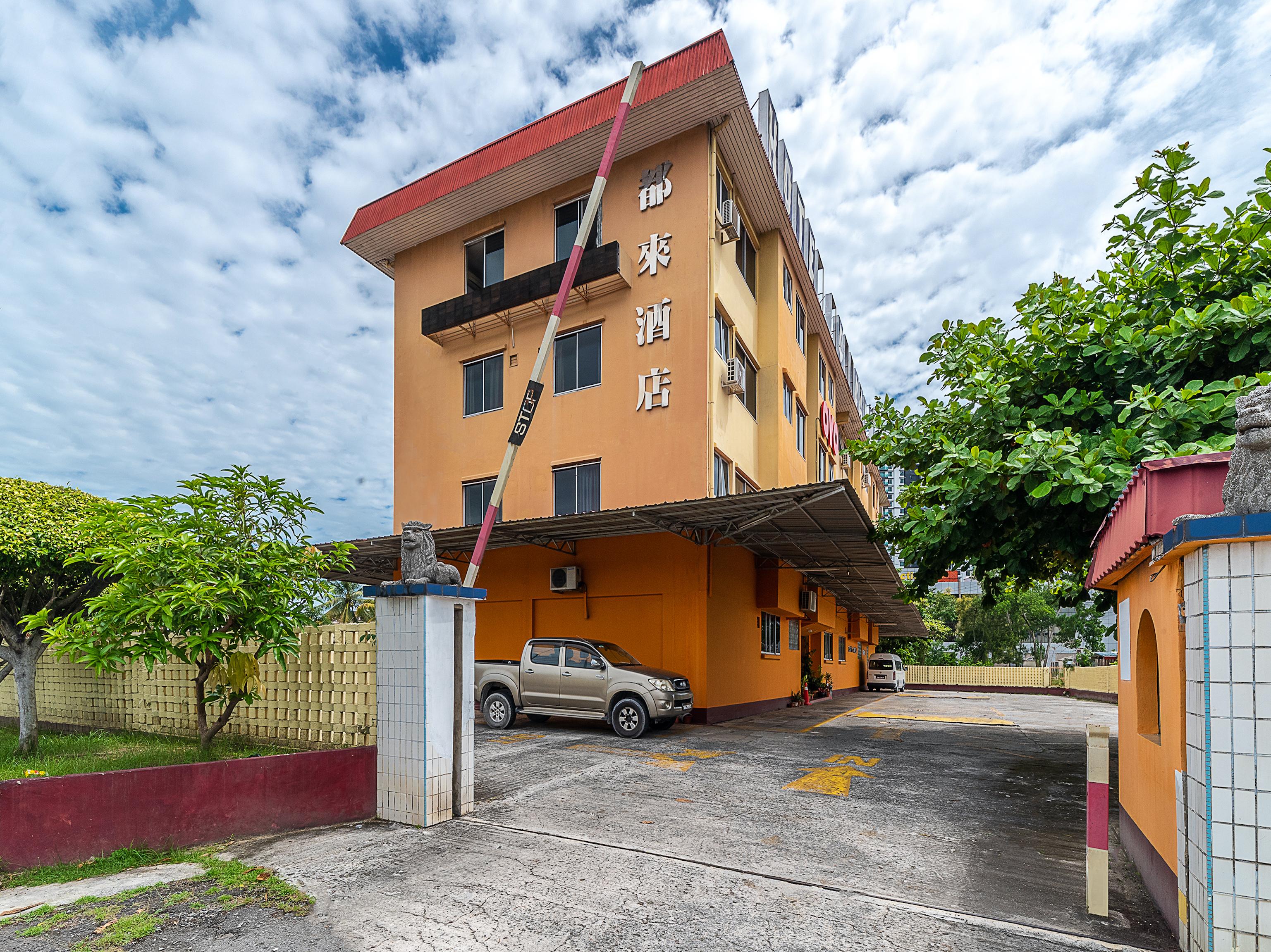 OYO 89864 Hotel Holiday Park Kota Kinabalu Exterior foto
